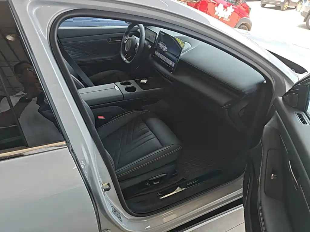 Baojun Xiangjing 2025 plug-in hybrid 140km luxury version купить на сайте DeffCars