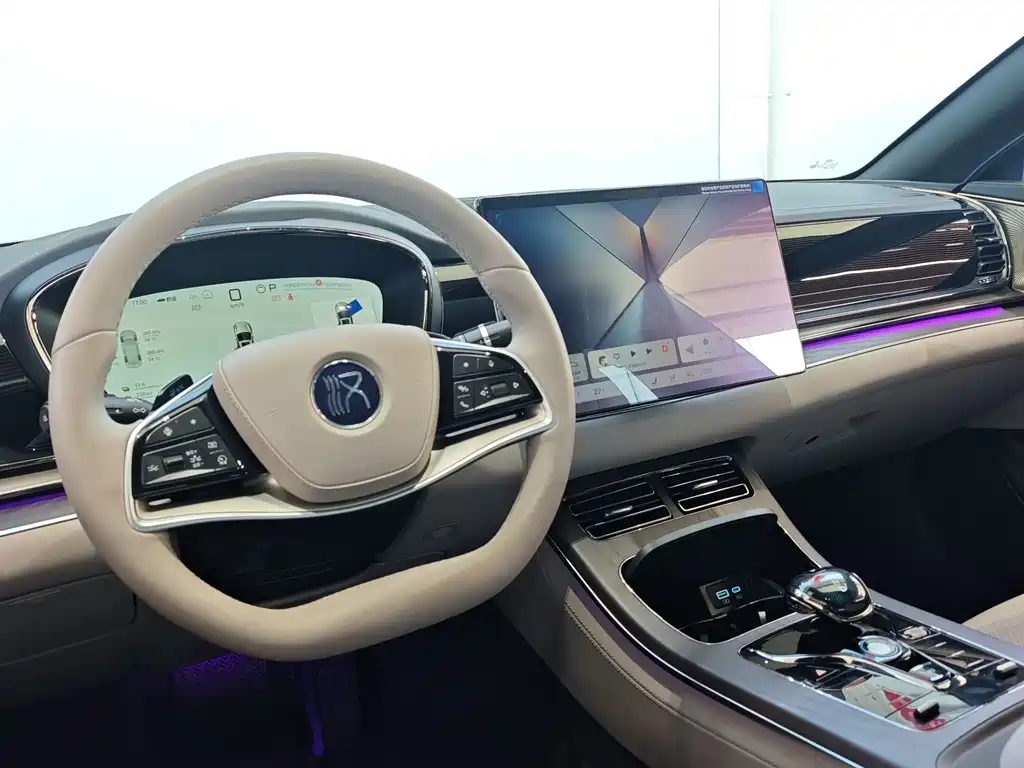 Han 2025 DM-i smart driving version 125KM lidar flagship model купить на сайте DeffCars