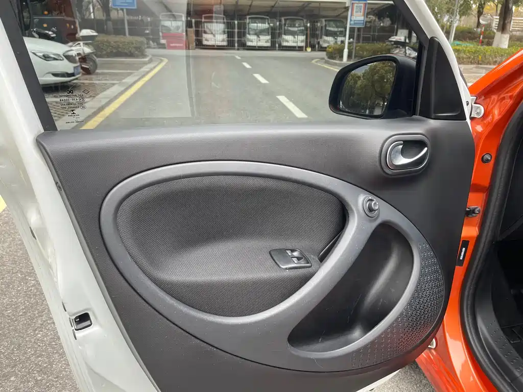 smart forfour 2016 1.0L 52kW passion version купить на сайте DeffCars