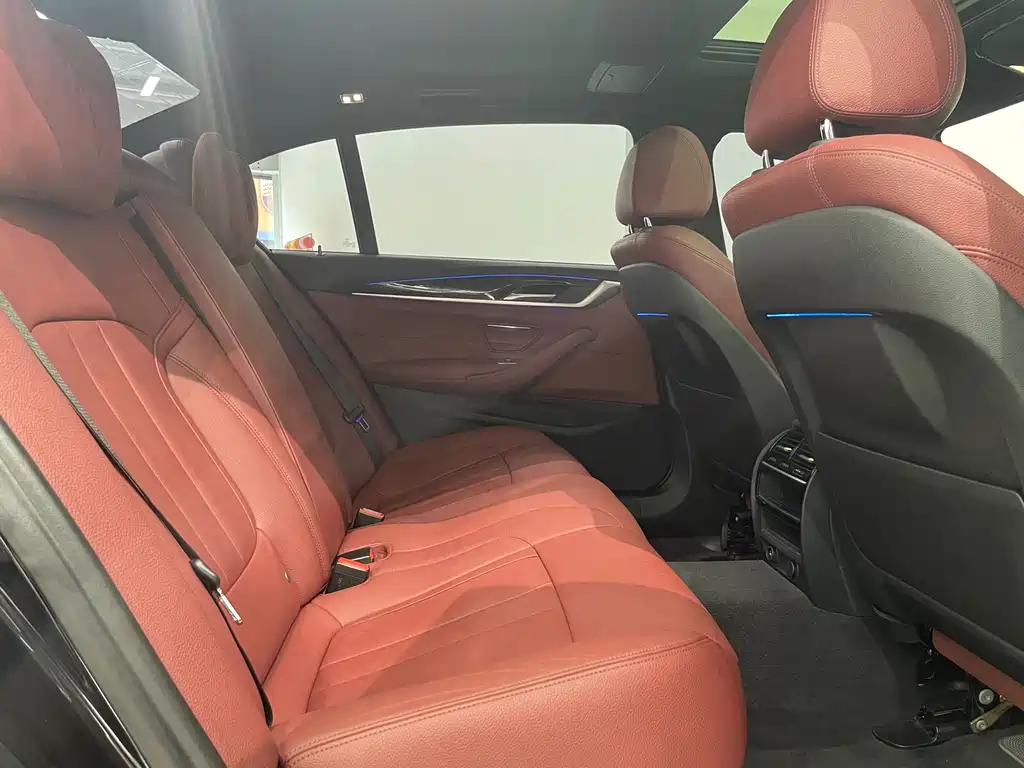 BMW 5 Series 2018 facelift 530Li leading M sports package купить на сайте DeffCars