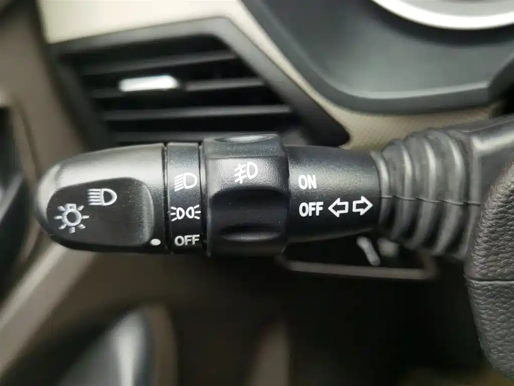 Wuling Hongguang 2021 facelift 1.5L S standard electric power assist LAR купить на сайте DeffCars