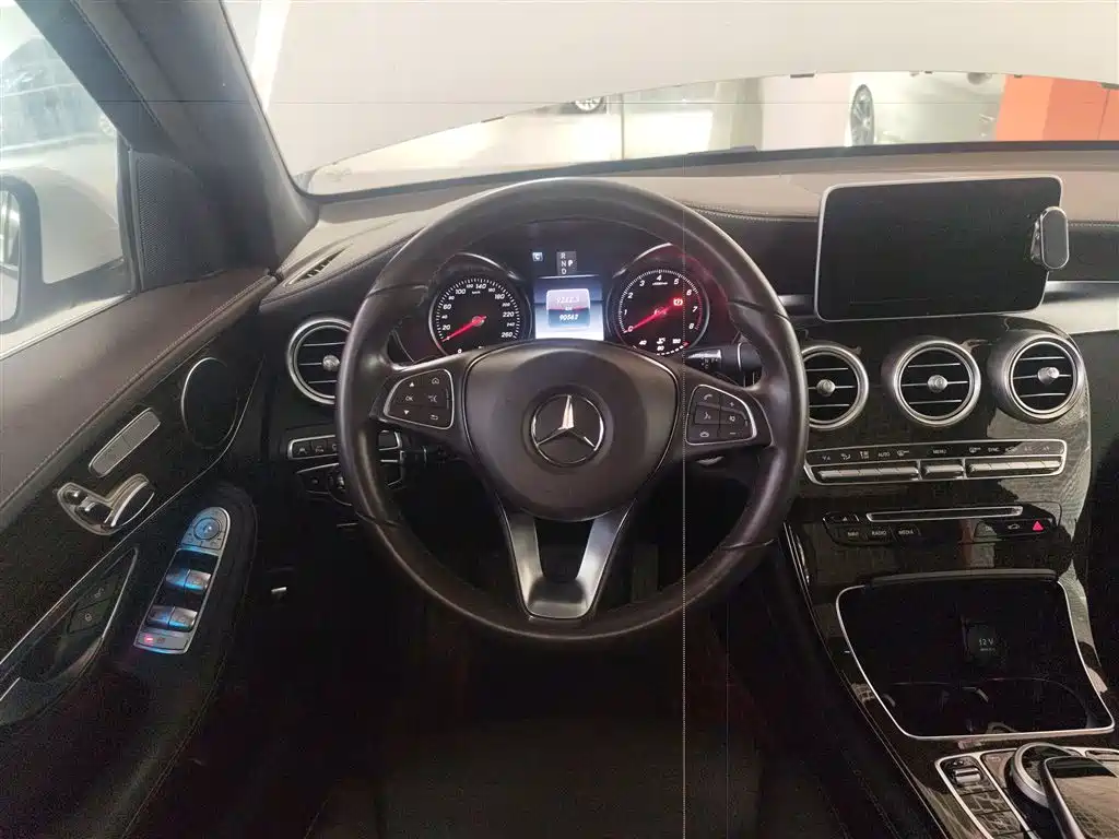 Mercedes-Benz GLC 2019 GLC 260 L 4MATIC luxury model купить на сайте DeffCars