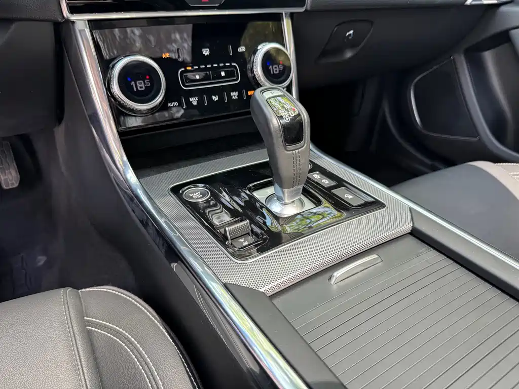 Jaguar XEL 2020 2.0T 200PS R-DYNAMIC Youth Sports Edition купить на сайте DeffCars