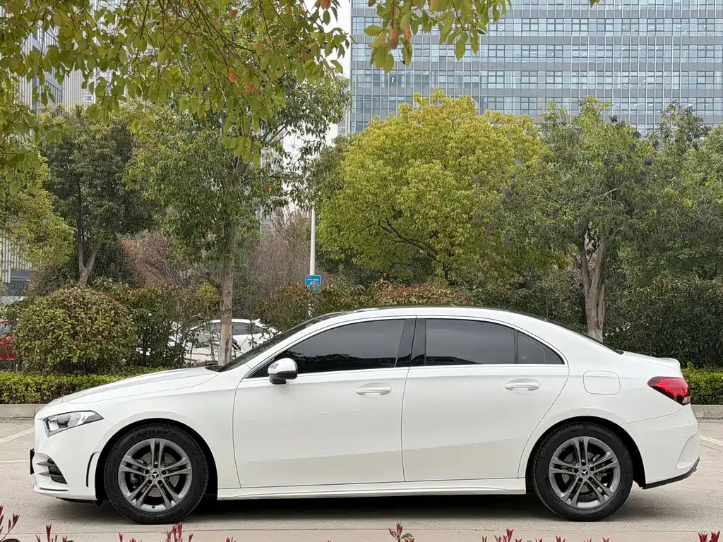Mercedes-Benz A-Class 2022 A 180 L Sports Sedan купить на сайте DeffCars