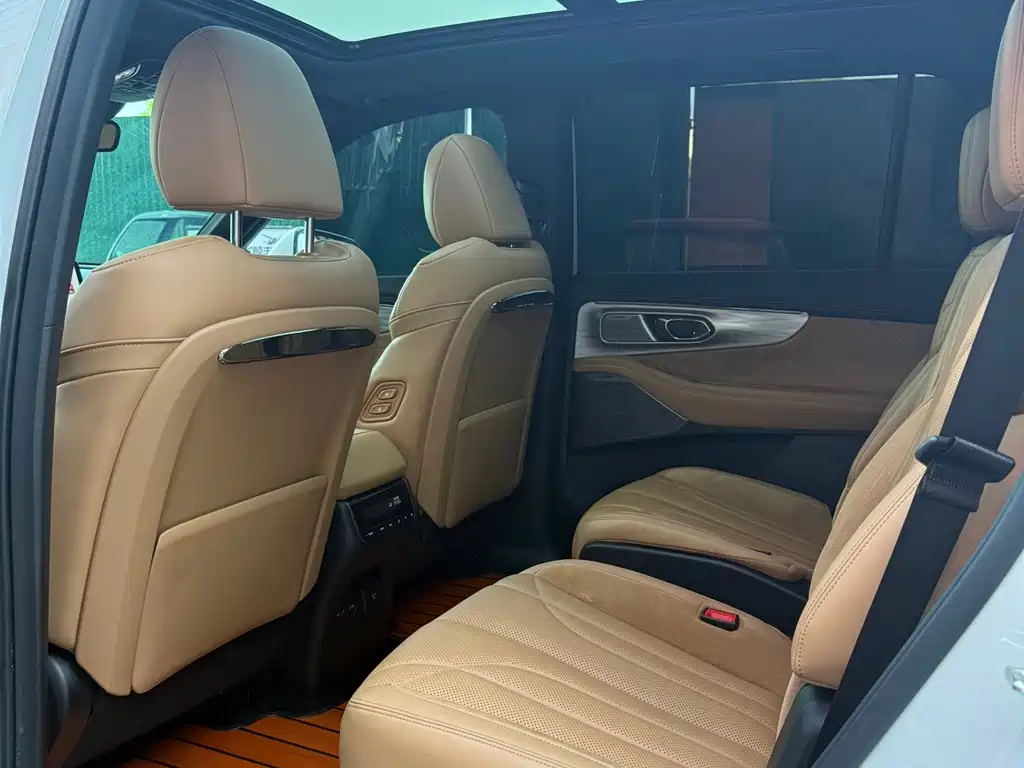 Trumpchi ES9 2024 PHEV 143km Traveler Max купить на сайте DeffCars