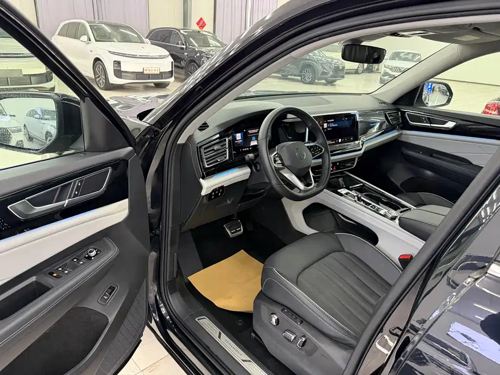 Touron 2022 380TSI four-wheel drive luxury version купить на сайте DeffCars