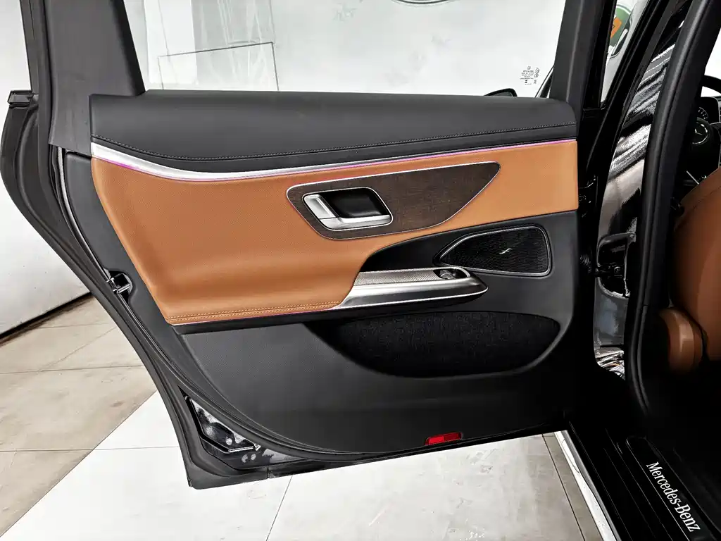 Mercedes-Benz E-Class New Energy 2024 E 350 e L plug-in hybrid sedan купить на сайте DeffCars