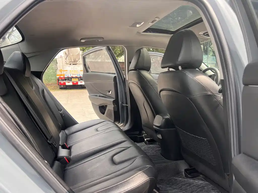 Elantra 2021 1.5L CVT LUX Premium Edition купить на сайте DeffCars