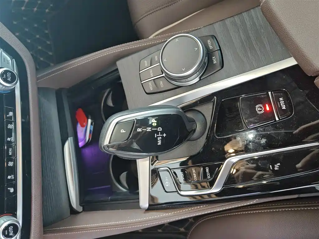 BMW 5 Series 2023 facelift 530Li leading M sports package купить на сайте DeffCars