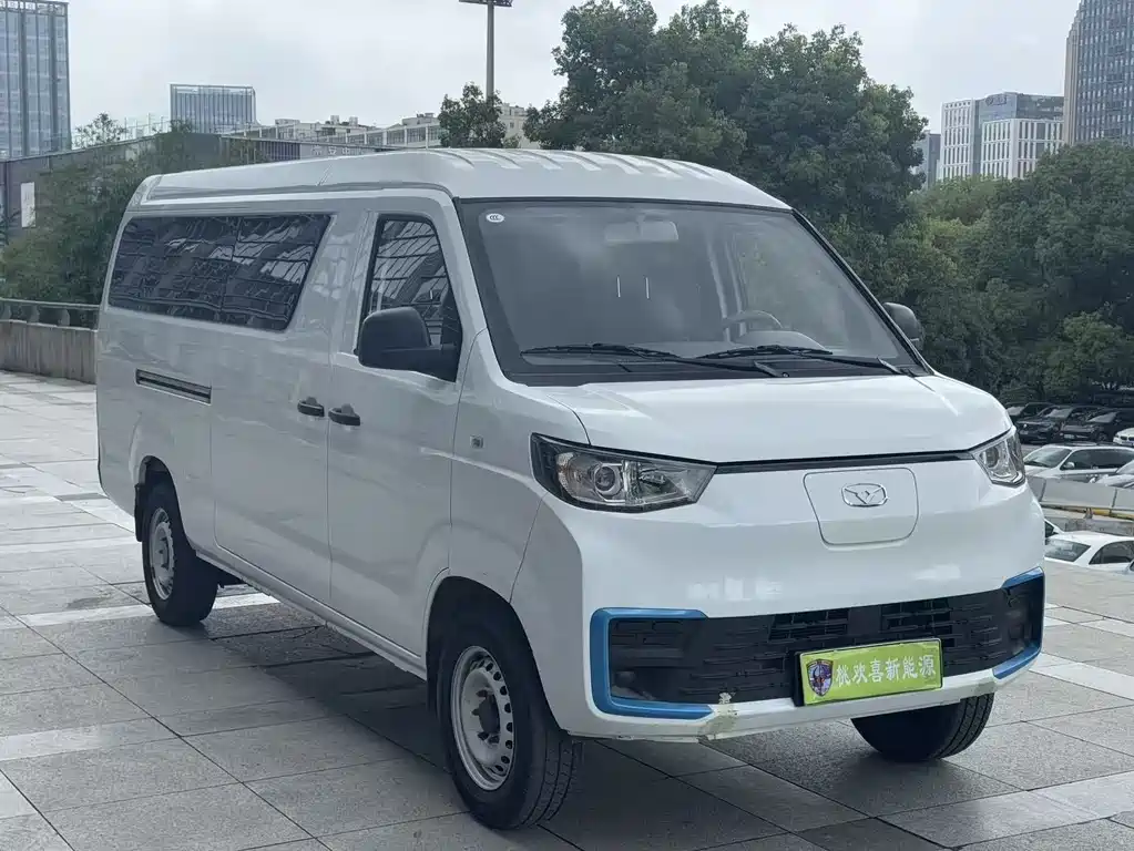 Finless Porpoise E7 2025 Entrepreneur Edition 41.86kWh 6 seats купить на сайте DeffCars