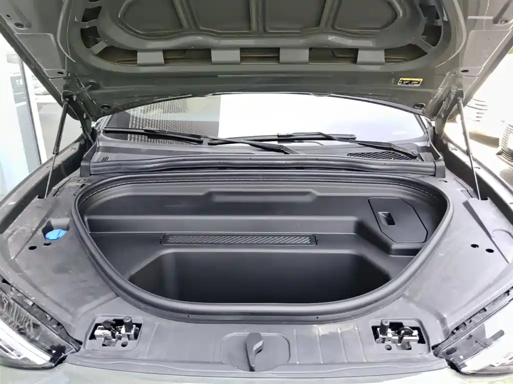 Audi Q6L e-tron 2026 first pilot version купить на сайте DeffCars