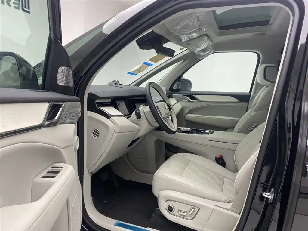 Volvo EM90 2025 Ultra six-seater купить на сайте DeffCars
