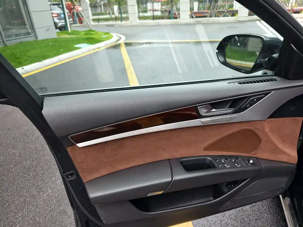 Audi A8 2012 A8L 45 TFSI quattro comfort type купить на сайте DeffCars