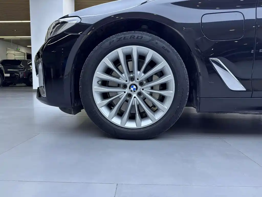 BMW 5 Series New Energy 2021 535Le Luxury Package купить на сайте DeffCars