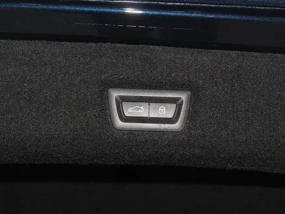 BMW 7 Series 2023 740Li Leading M Sports Package купить на сайте DeffCars