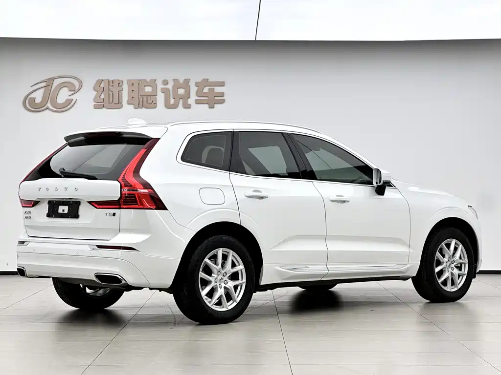 Volvo XC60 2021 T5 four-wheel drive Zhiyuan Deluxe Edition купить на сайте DeffCars
