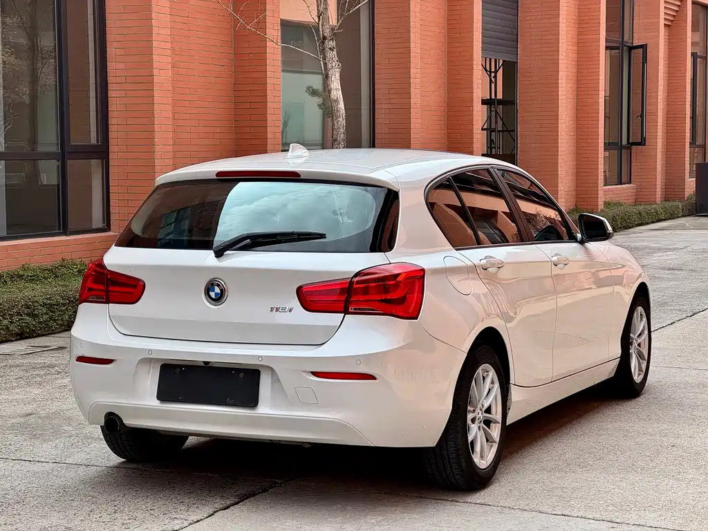 BMW 1 Series imported 2016 118i leading model купить на сайте DeffCars