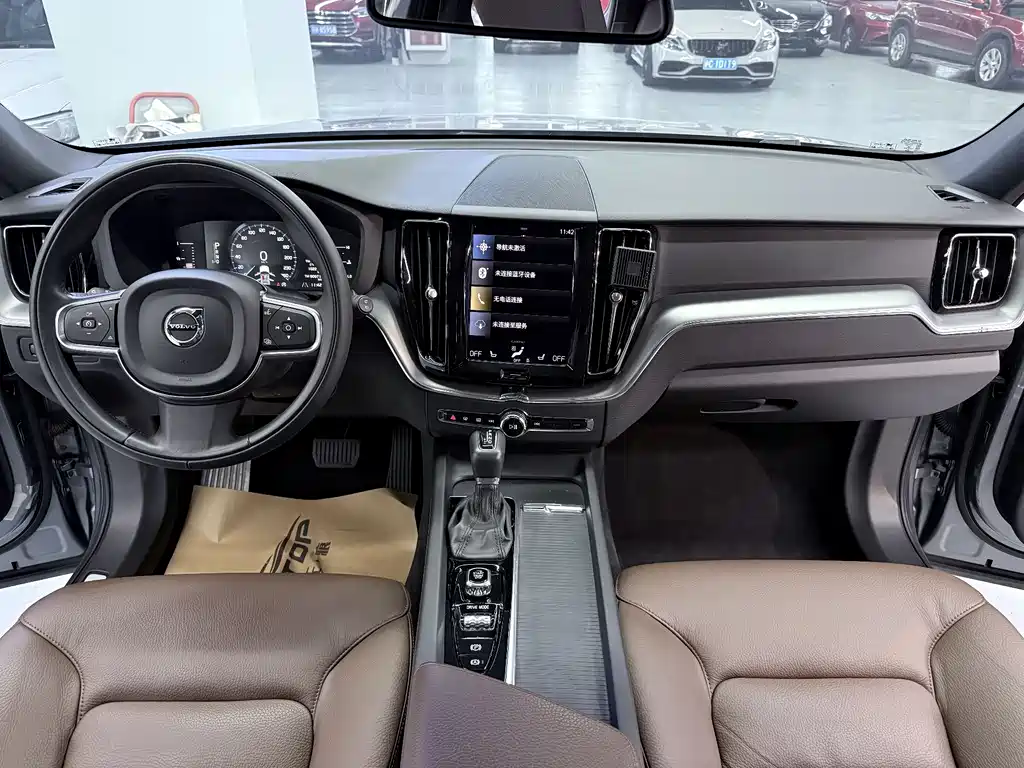 Volvo XC60 2021 T5 four-wheel drive Zhiyi Luxury Edition купить на сайте DeffCars