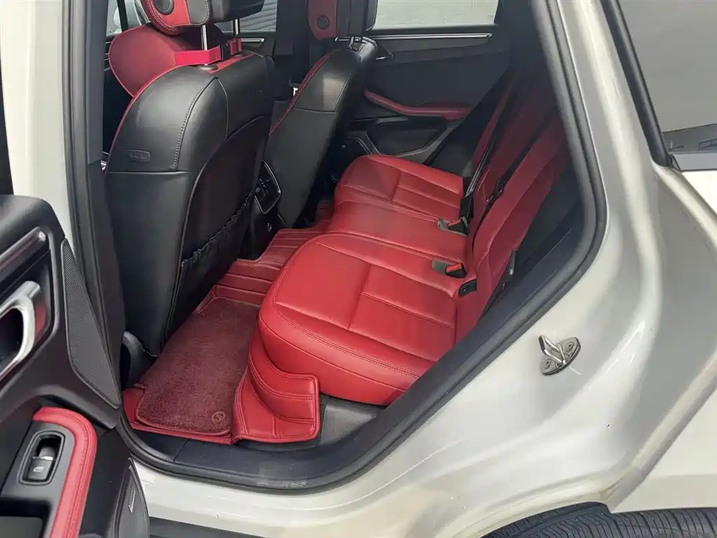 Macan 2023 Macan 2.0T купить на сайте DeffCars