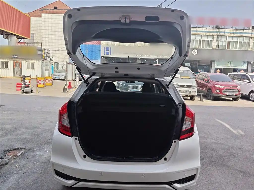 Fit 2018 1.5L CVT Comfort Sunroof Edition купить на сайте DeffCars