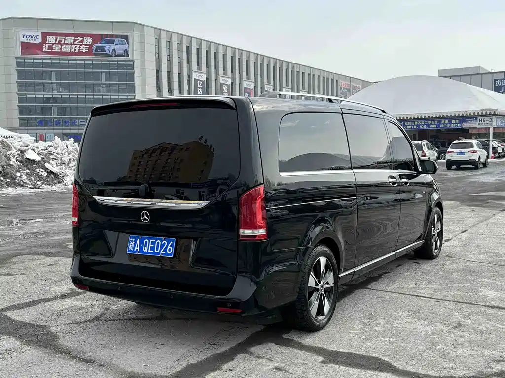 Mercedes-Benz V-Class 2021 V 260 L Long Wheelbase Premium Edition купить на сайте DeffCars