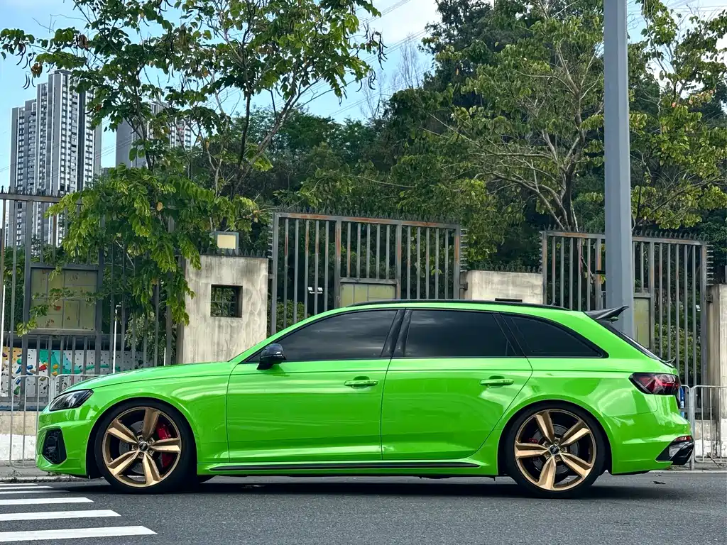 Audi RS 4 2023 RS4 Avant Dark Gold Edition купить на сайте DeffCars