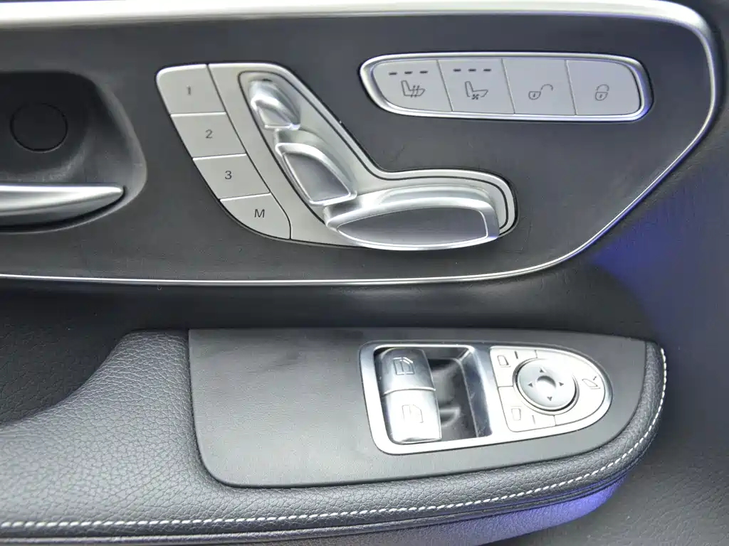 Mercedes V-Class 2022 V 260 L long wheelbase luxury version купить на сайте DeffCars