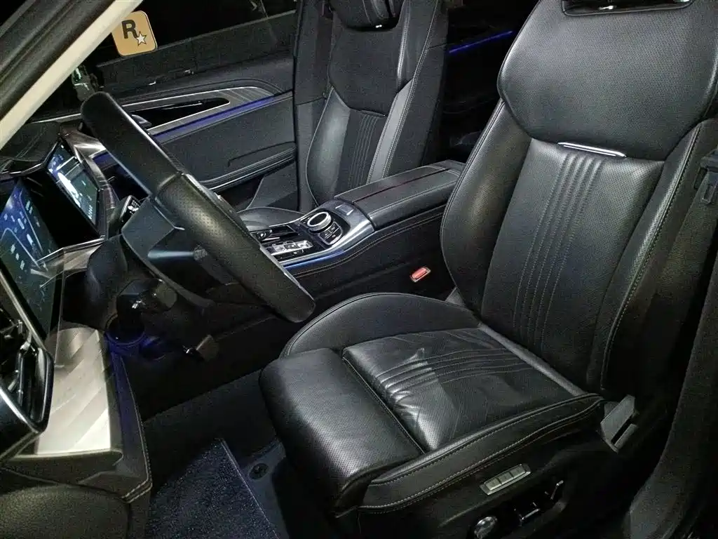 Hongqi H9 2020 2.0T Zhilian Flagship Edition купить на сайте DeffCars