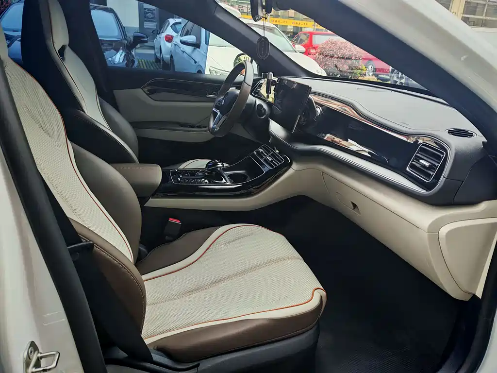 Qin PLUS 2024 Honor Edition EV 510KM Transcendence купить на сайте DeffCars