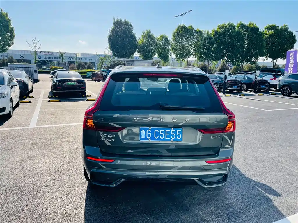 Volvo XC60 2026 B5 four-wheel drive Zhiyuan Sports Edition купить на сайте DeffCars