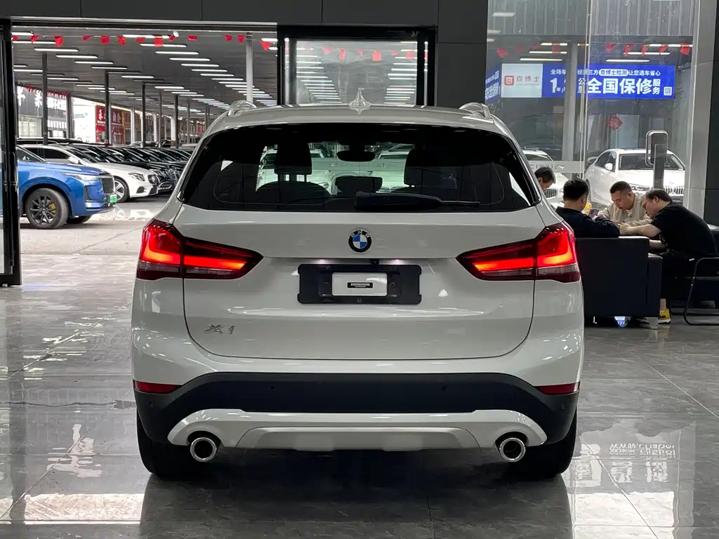 BMW X1 2022 sDrive20Li Exclusive Model купить на сайте DeffCars