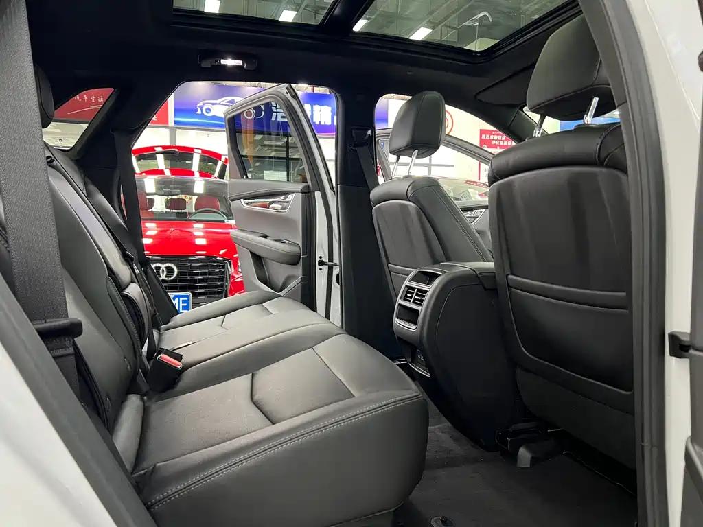 Cadillac XT5 2022 2.0T two-wheel drive luxury model купить на сайте DeffCars