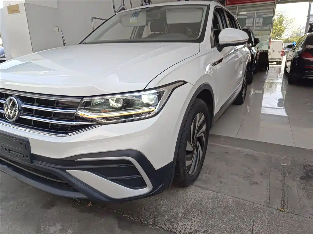 Tiguan L 2022 330TSI automatic two-wheel drive comfort version купить на сайте DeffCars