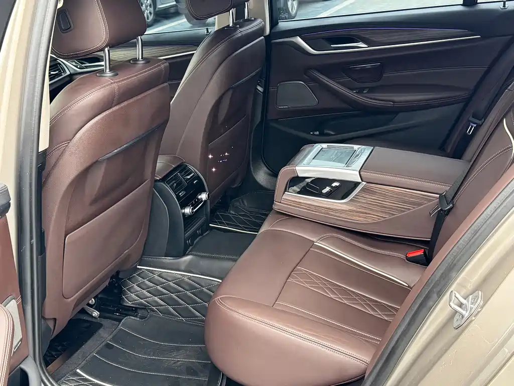 BMW 5 Series 2019 530Li Exclusive Luxury Package купить на сайте DeffCars
