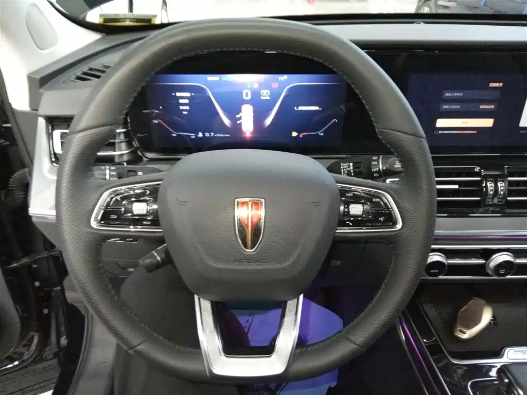 Hongqi HS5 2023 2.0T Qixiang Pro version купить на сайте DeffCars