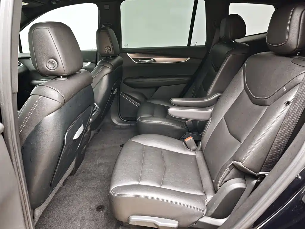 Cadillac XT6 2022 2.0T six-seat four-wheel drive stylish model купить на сайте DeffCars