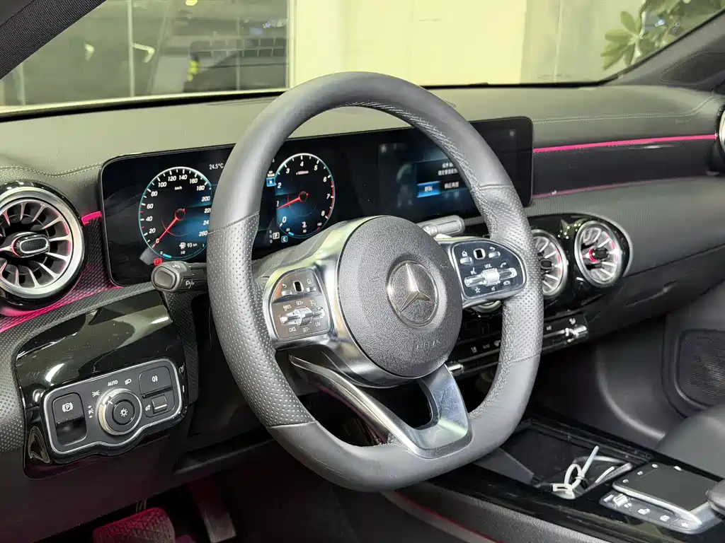 Mercedes-Benz A-Class 2022 A 200 L Sports Sedan Dynamic Type купить на сайте DeffCars