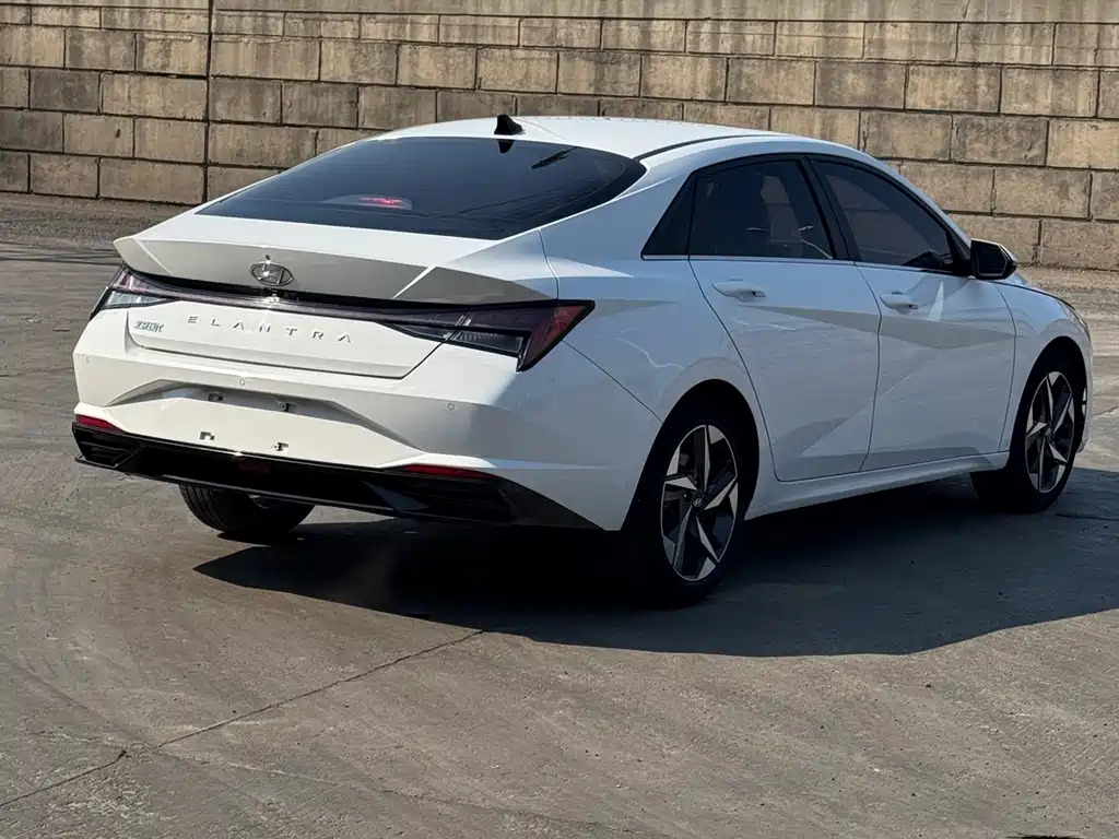Elantra 2023 1.5L CVT LUX Premium Edition купить на сайте DeffCars