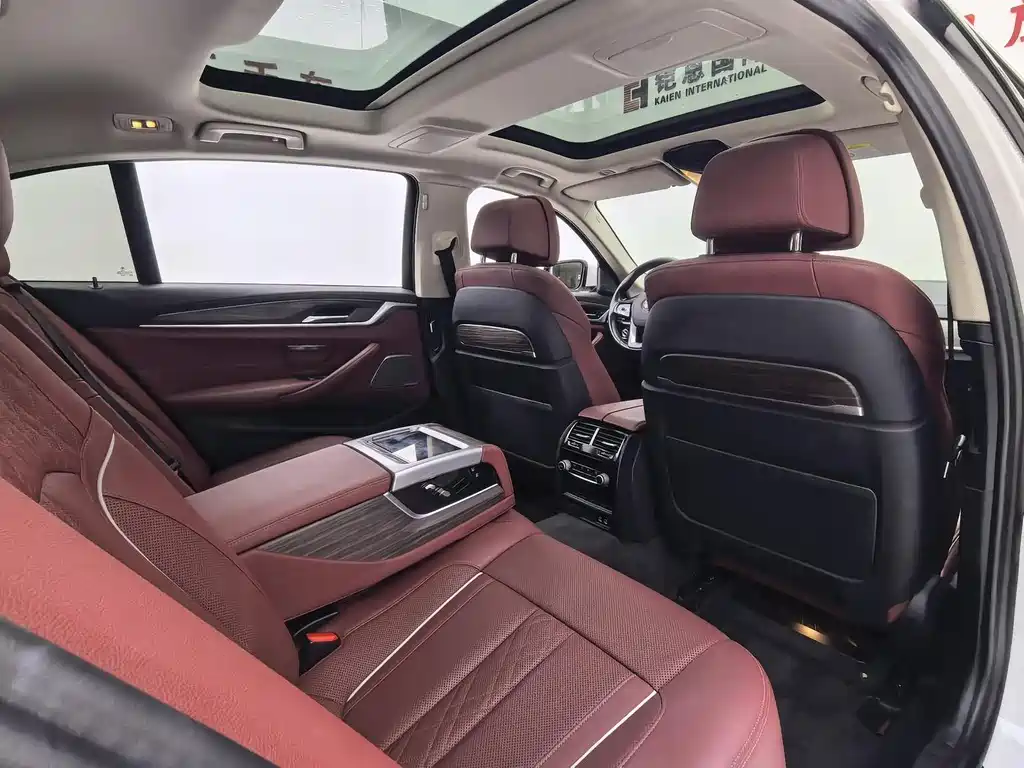 BMW 5 Series 2021 530Li Exclusive Luxury Package купить на сайте DeffCars