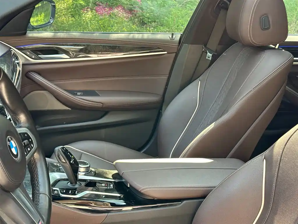 BMW 5 Series 2022 525Li M Sports Package купить на сайте DeffCars