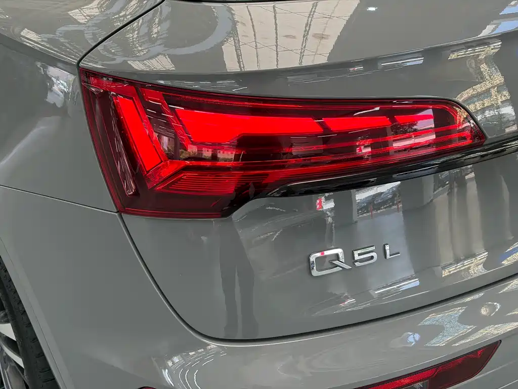 Audi Q5L 2025 40 TFSI luxury and dynamic model купить на сайте DeffCars