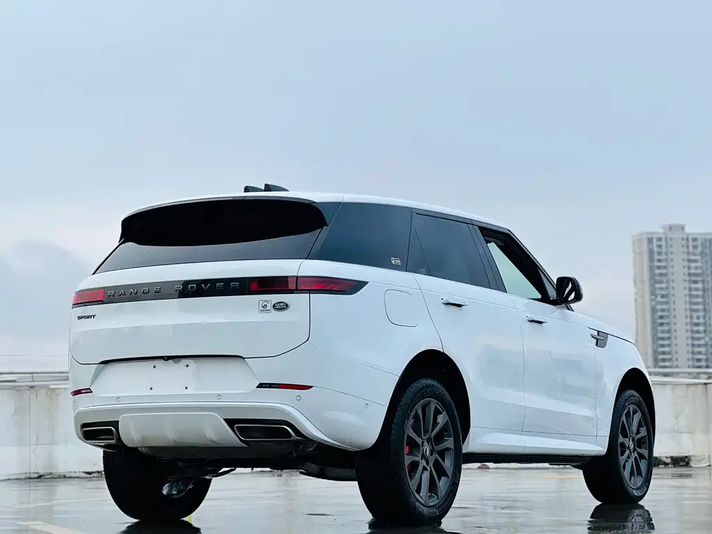 Range Rover Sport 2024 400PS Dynamic SE купить на сайте DeffCars