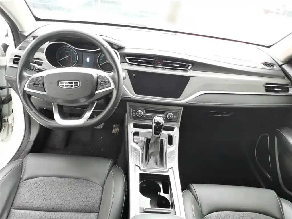 Emgrand 2020 1.5L CVT luxury model купить на сайте DeffCars