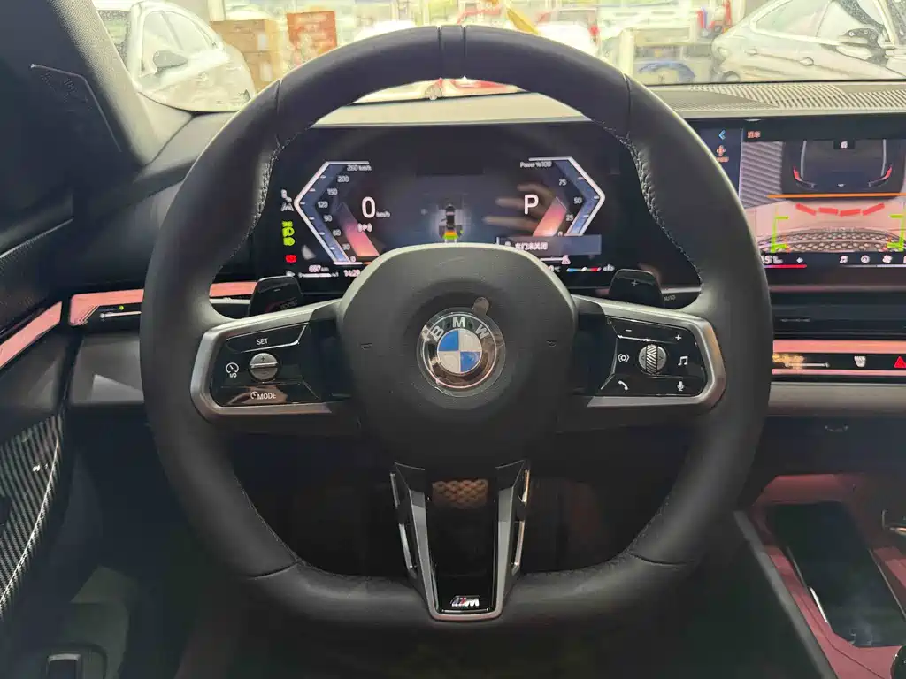 BMW 5 Series 2025 530Li Leading M Sports Package купить на сайте DeffCars