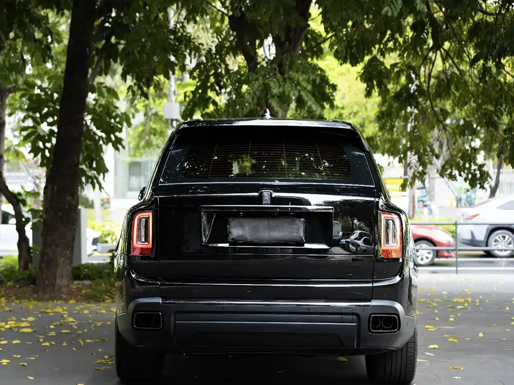 Cullinan 2024 Black Badge купить на сайте DeffCars