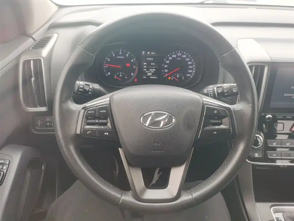 Beijing Hyundai ix35 2019 2.0L automatic two-wheel drive Zhiyong·Enjoy Edition National V купить на сайте DeffCars