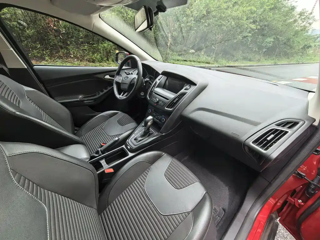 Focus 2017 Hatchback EcoBoost 180 Automatic Elite купить на сайте DeffCars