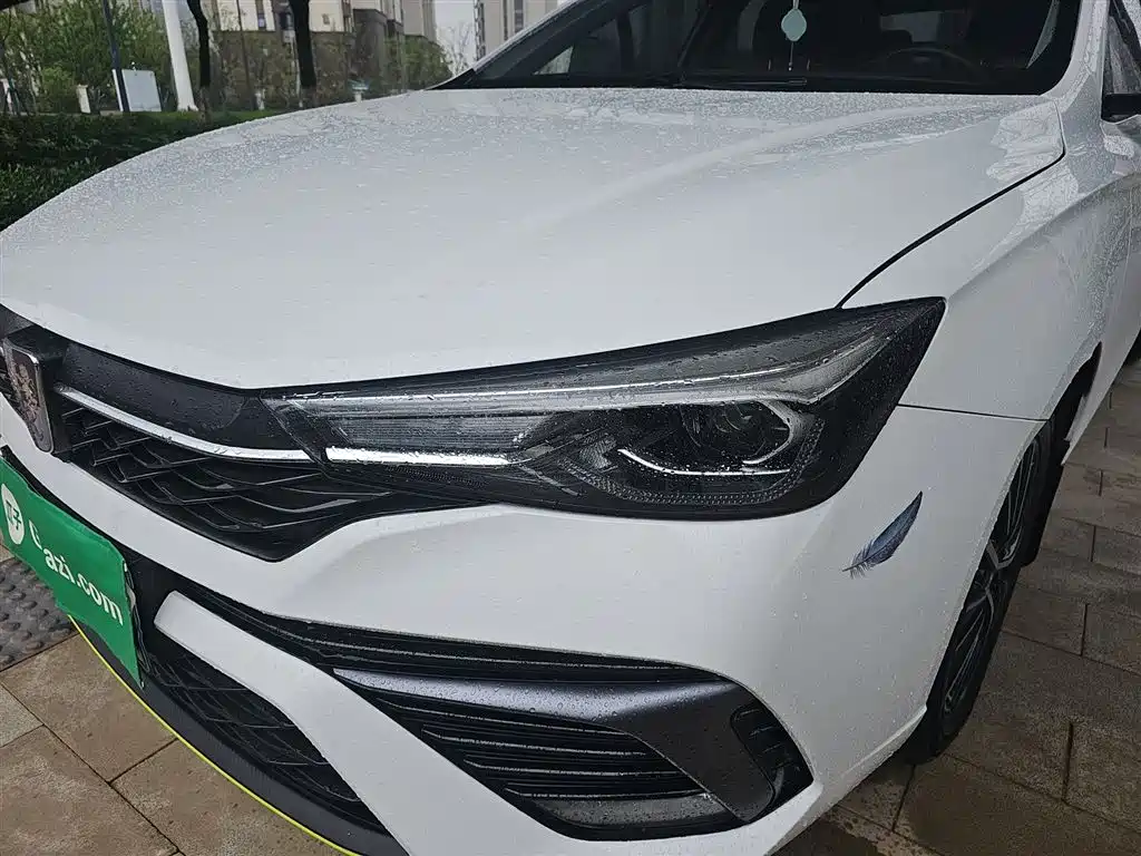 Roewe i5 2021 1.5L CVT Platinum Edition купить на сайте DeffCars