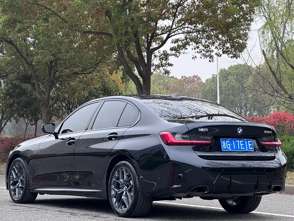 BMW 3 Series 2025 330i M Sports Night Package купить на сайте DeffCars