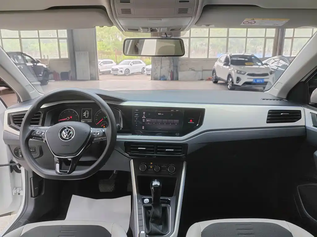 Polo 2021 Plus 1.5L Automatic Colorful Technology Edition купить на сайте DeffCars